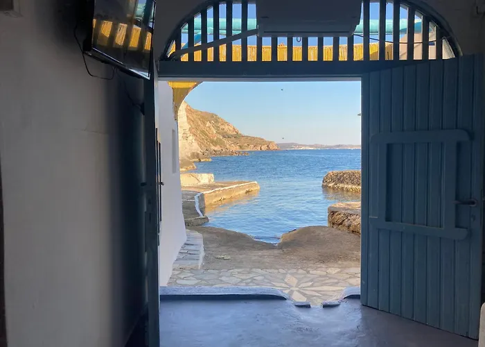 The Monk Seal Boathouse * Klima (Milos)